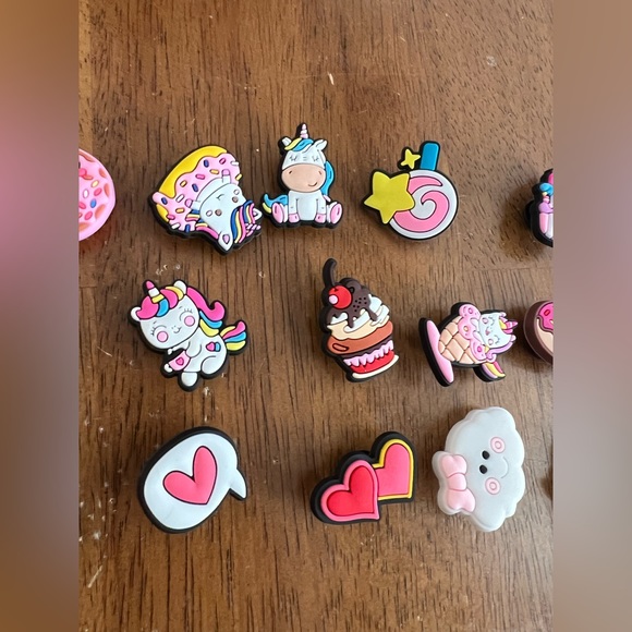 NEW Bundle 20 Piece Unicorn Themed Crocs Shoe Charms - Picture 6 of 7